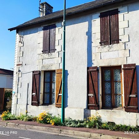 Futurogite Saint-Georges-les-Baillargeaux Esterno foto